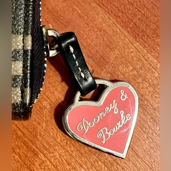 Dooney & Bourke Retro Doodle Vtg Zip Around Wallet - Picture 2 of 6